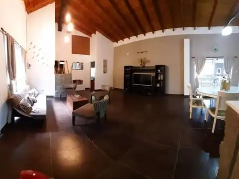 Casa en Alquiler en Florencio Varela, $ 1.350.000