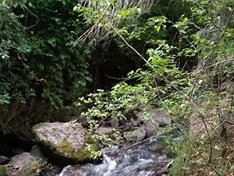 Terreno con Arroyo y Cascada en Barrio Sigrand, 1200 m2