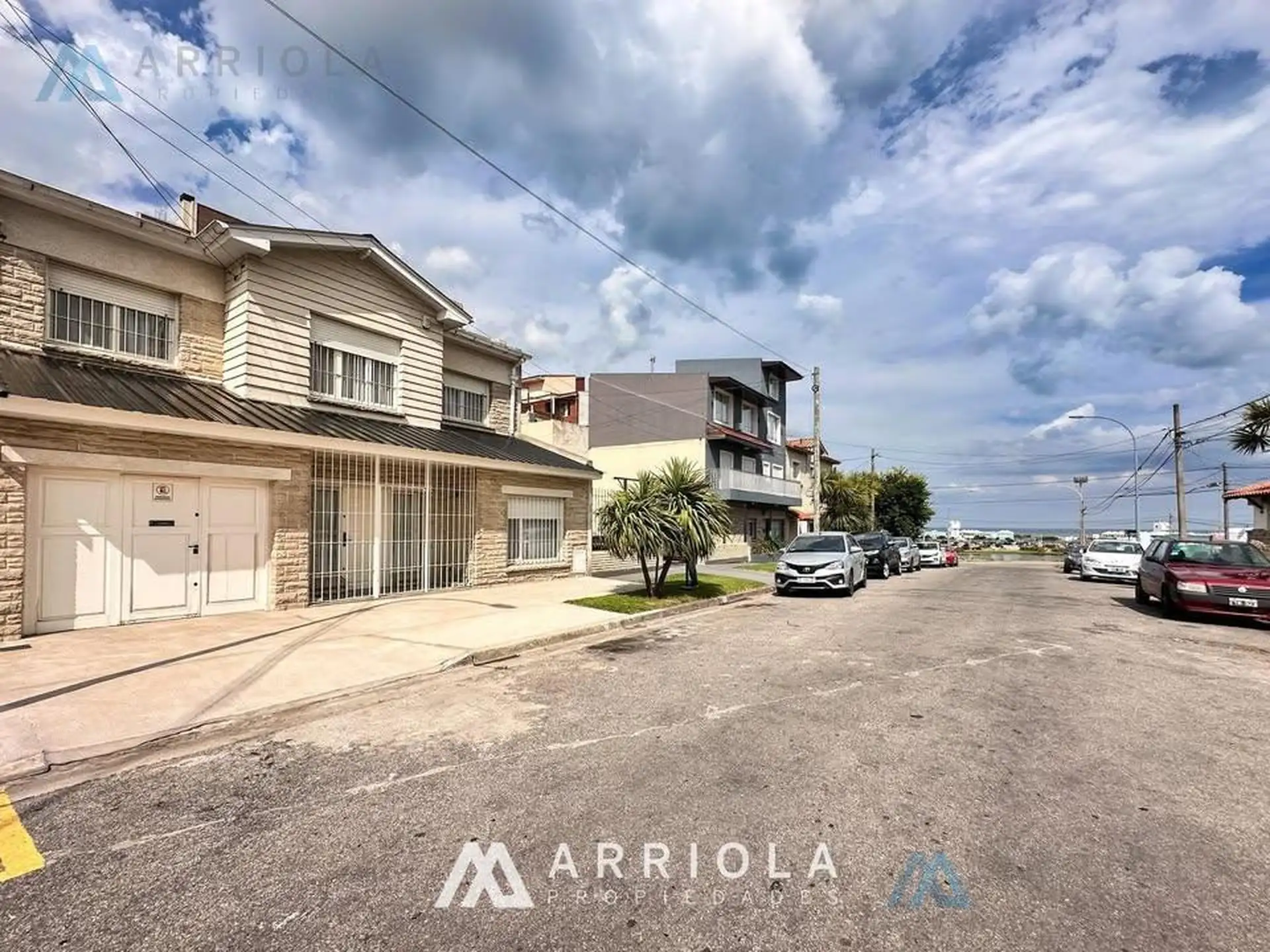 Impecable casa 4 amb con dependencia en PUNTA MOGOTES