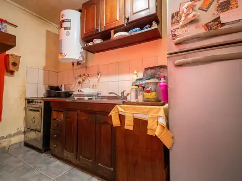 EXCELENTE CASA 2 DORM  , COCHERA Y PATIO