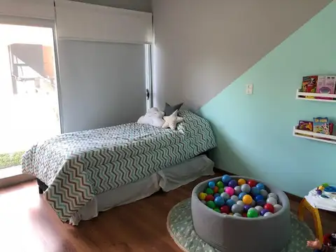 Casa En Alquiler Amoblada en Área 60
