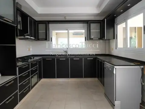 Casa en Venta al Oeste