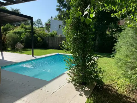 Casa 5 ambientes con 3 baños