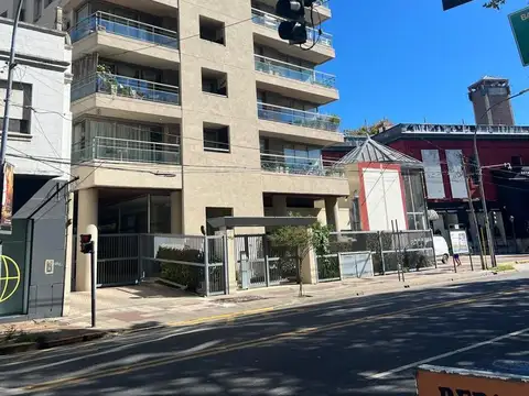 EXCELENTE DEPARTAMENTO CON COCHERA