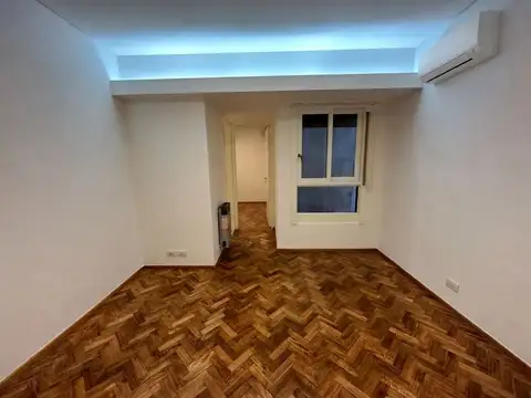 Presidente José Evaristo Uriburu 1200, Piso 2