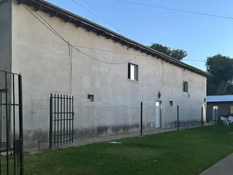 Departamento de dos dormitorios. Todos los servicios.