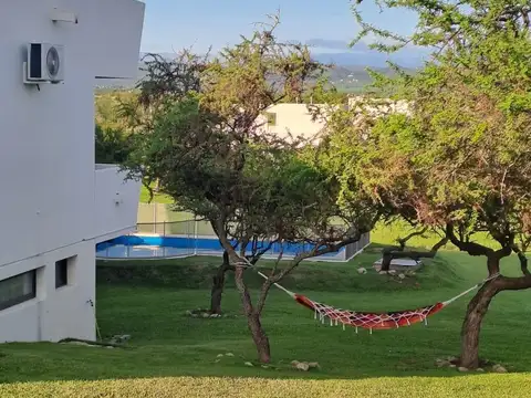 Casa en Alquiler en Causana, USD 2.500