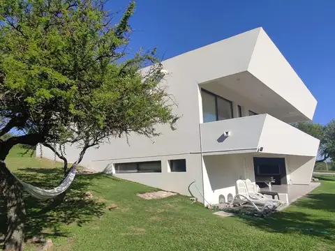 Casa en Alquiler de 4 dormitorios