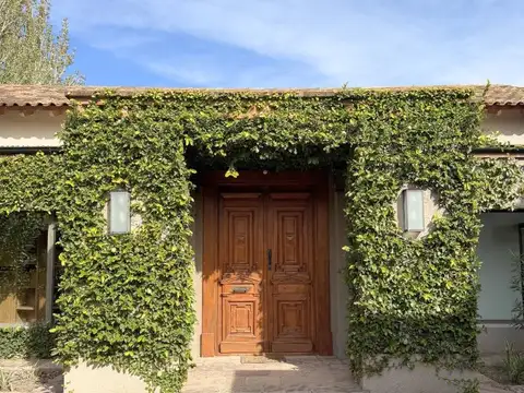 Casa en Venta en Bella Vista, USD 1.300.000