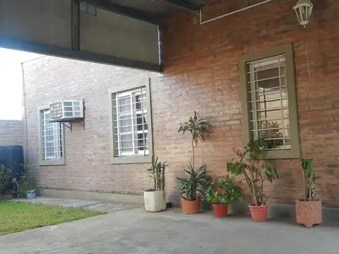Casa 5 ambientes con 2 baños