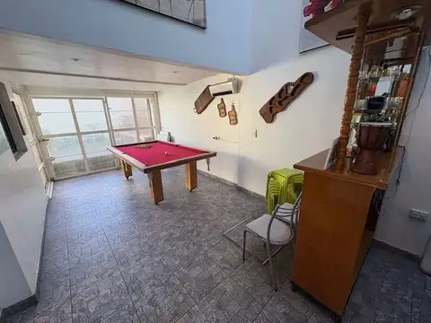 Casa 5 ambientes con 3 baños