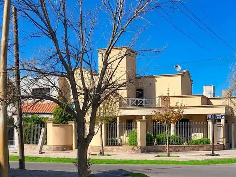 Casa en Alquiler de 3 dormitorios