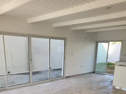 Casa en Venta con 1 cochera