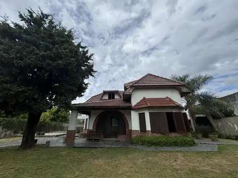 Casa en venta y alquiler en Av. 60 esquina 134 - La Plata