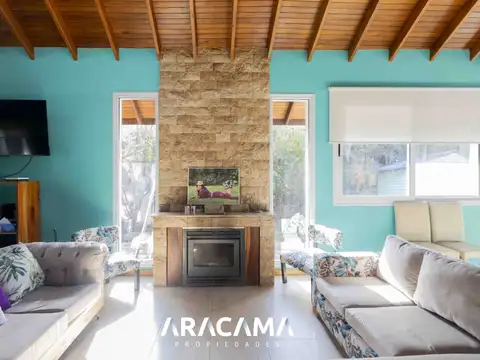 Casa 5 ambientes con 4 baños