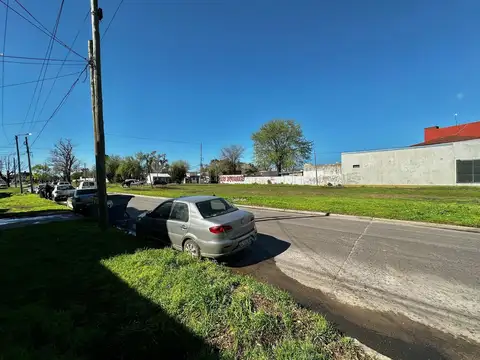 CASA EN VENTA CON STUD BARRIO HIPÓDROMO