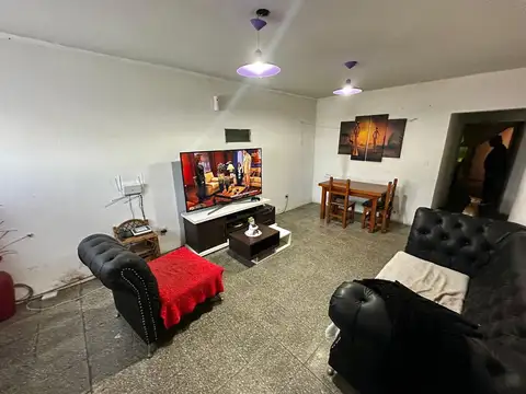 Casa 4 ambientes con 1 baño