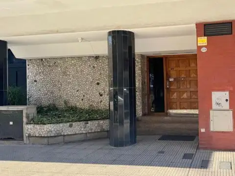 Departamento en Alquiler en Belgrano R, $ 700.000