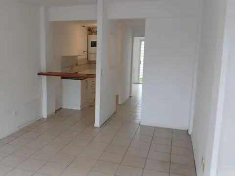 Casa 2 ambientes con 1 baño