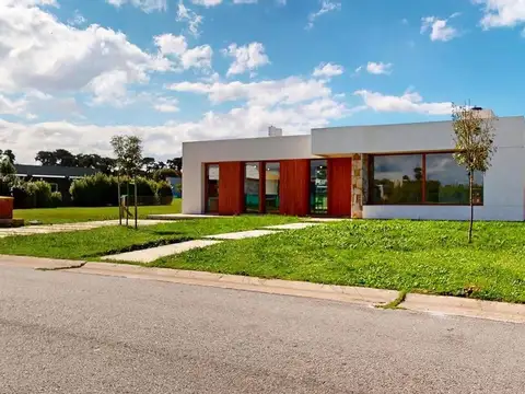 Casa en Alquiler en Arenas del Sur, USD 2.000
