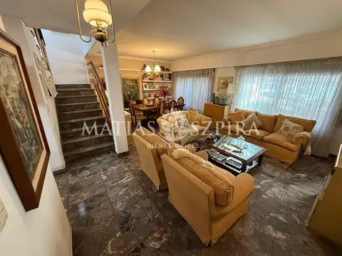 Casa 6 ambientes con 3 baños