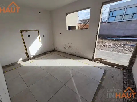 Depto Tipo Casa en Venta con 1 cocheras