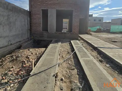 Depto Tipo Casa en Venta con 1 cocheras