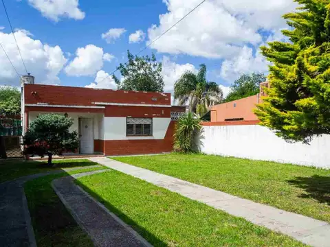 CASA EN VENTA 3 AMBIENTES EN LONGCHAPS