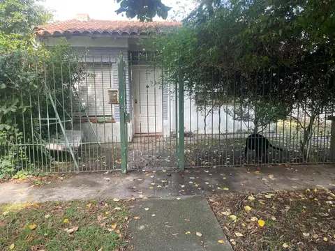 Casa en Venta en City Bell [Cod: 870]