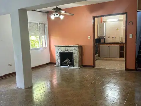 Departamento en venta - 2 Dormitorios 1 Baño - Cochera - 71Mts2 - Avellaneda