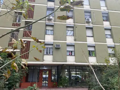 Alsina e/ Ricardo Enrique Bochini y Intendente Luis Raúl Sagol