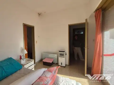 Galpón de 130m2 con vivienda 3 amb con patio y terraza  - V. martelli