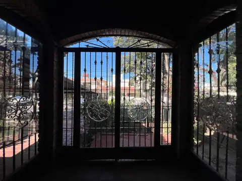 Casa en Alquiler en Urca, $ 2.200.000