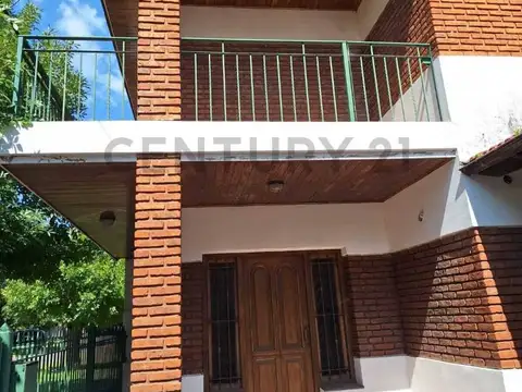 476 entre 8 y 9 1300, Piso 0