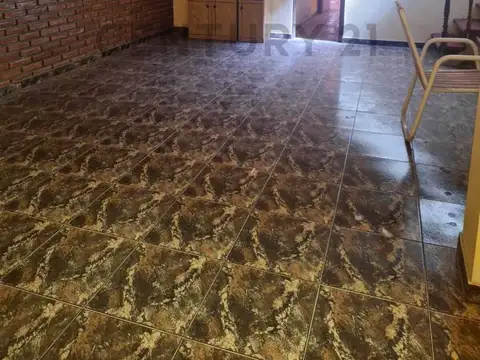 476 entre 8 y 9. Casa de 3 dormitorios en venta en City Bell