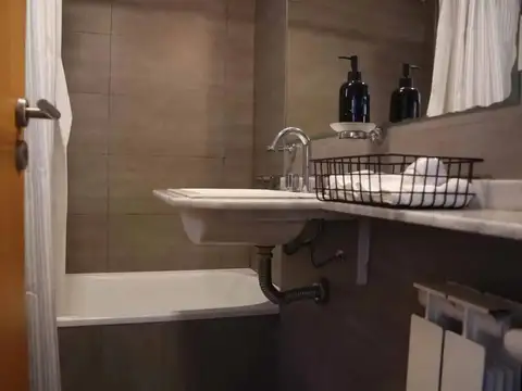 DEPARTAMENTO EN VENTA LA PLATA 1 DORMITORIO BALCON CON PARRI