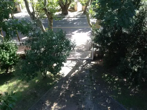 Casa en Venta con 5 cocheras