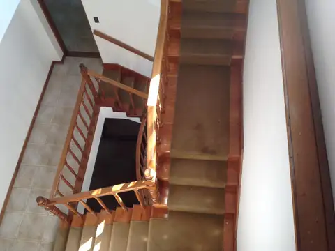 Casa en Venta con 5 cocheras