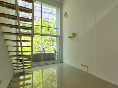 Alquiler 2 ambientes con cochera fija, balcón y toilette en Abasto Almagro