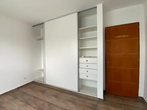 Depto Tipo Casa en Alquiler en Villa Bonich, $ 500.000