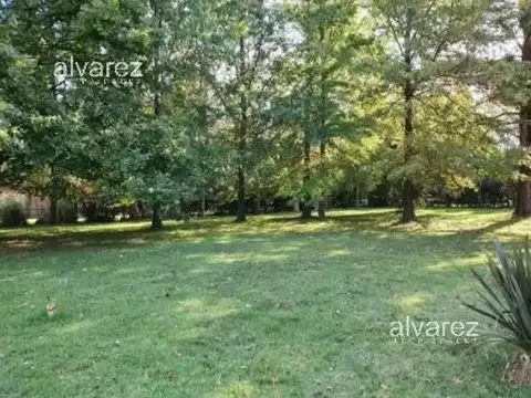 en venta Terreno lote en 1800 en La Reja Moreno 