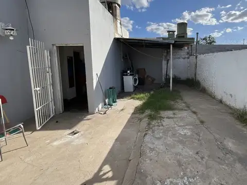 Casa 2 ambientes con 1 baño
