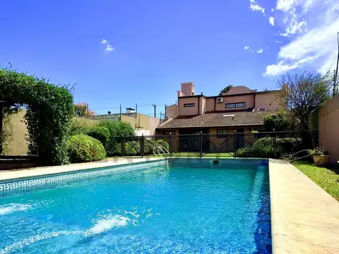 CASA A LA VENTA SAN VICENTE CENTRO - APTA CREDITO