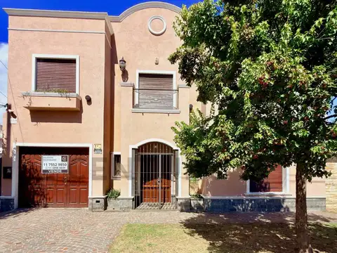 intendente ferrer 300, Piso 0