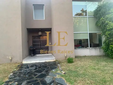 Casa en Alquiler de 4 dormitorios