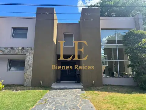 ALQUILER CASA CON PILETA 