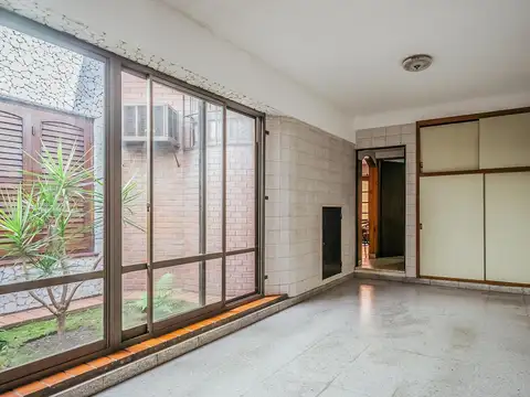 Casa 5 ambientes con 4 baños