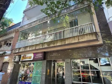 Av. Pellegrini al 1900 Centro Rosario