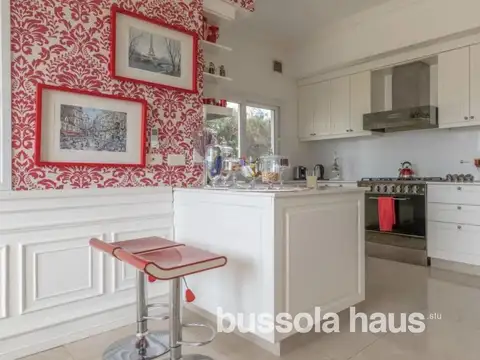 Casa en venta y alquiler con 4 dormitorios en Nordelta