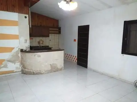 Casa 4 ambientes con 1 baño